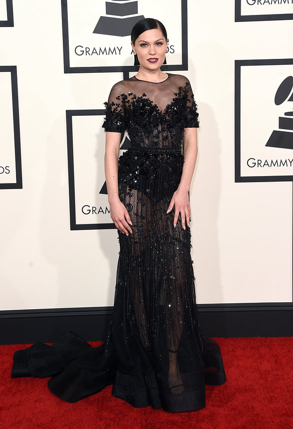 jessie-j-grammy-2015-red-carpet