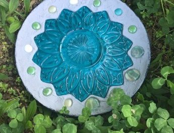 DIY: Personalized Stepping Stones