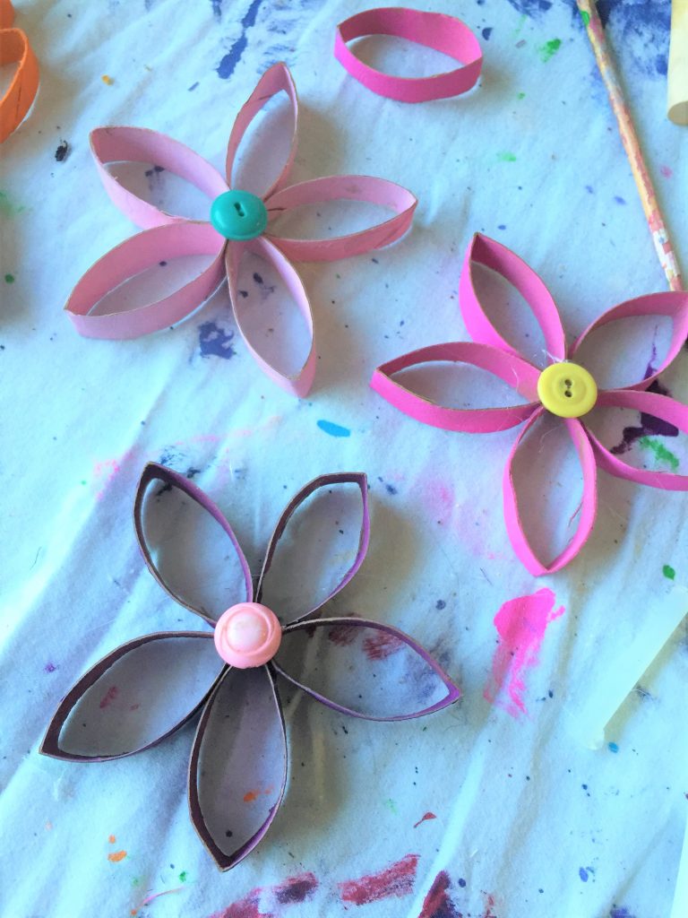 Paper Roll Flower Craft (VIDEO) - Toddler at Play