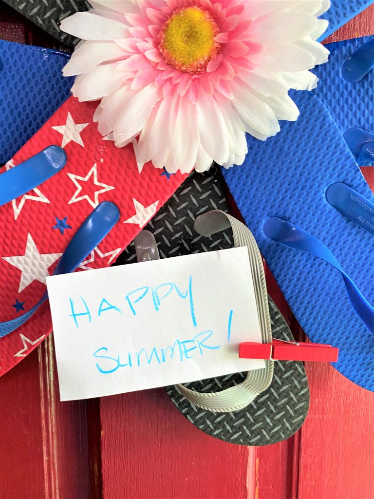 Colorful flip flop wreath - Get your summer on! - LIFE, CREATIVELY