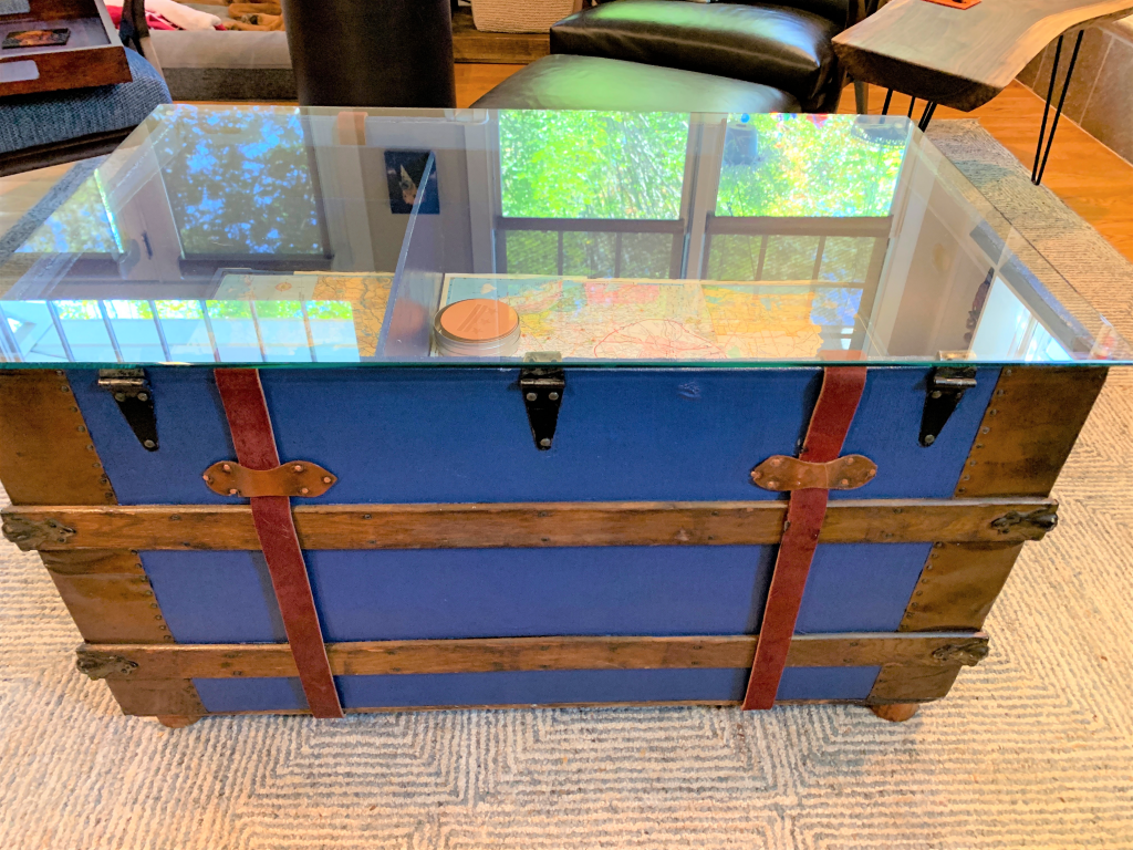 Steamer Trunk Coffee Table: Repurposing Old Stuff