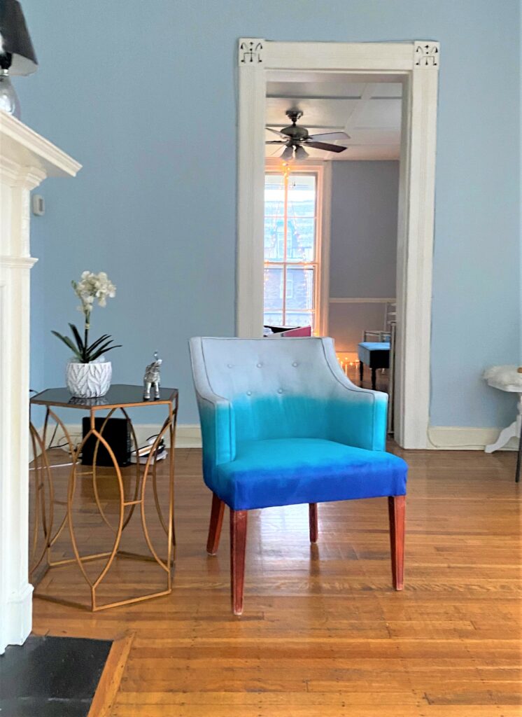 How to Paint Fabric Chairs 