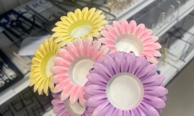 Quality Metal Daisy Spring Decor for Less Than $10!