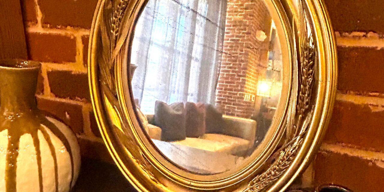 How to Use Grains & Gold to Give a Thrifted Mirror a Timeless Transformation