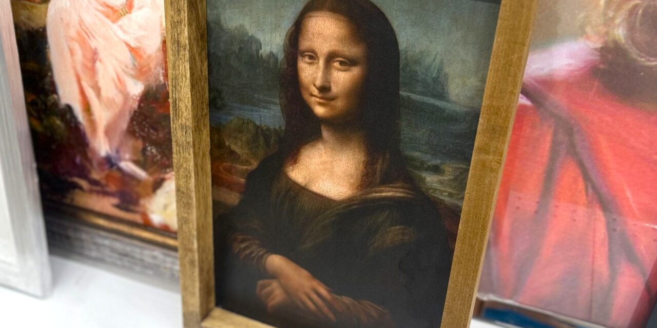 Quick & Easy DIY: Upcycle a Mona Lisa Print with Style