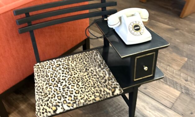 DIY: Upcycled Gossip Chair Tutorial