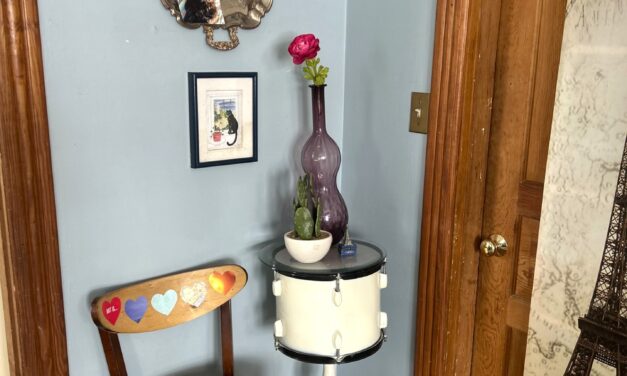 How-To: Upcycle Silver Trays Into Message & Chalk Boards