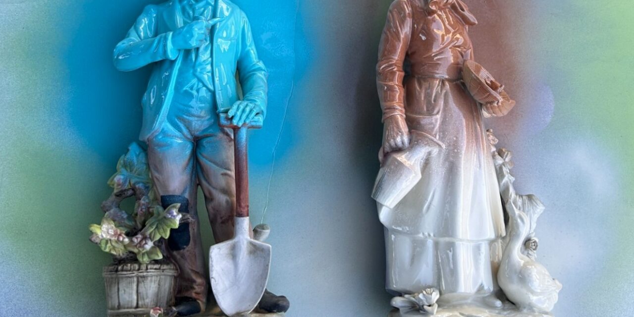 Super Easy DIY: Resfresh a Pair of Old Statues